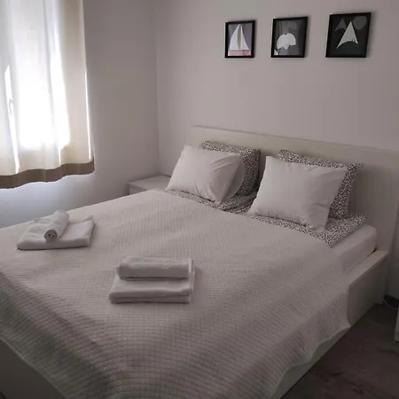 Happy & Free Breakfast - Mladost Apartment Sofia